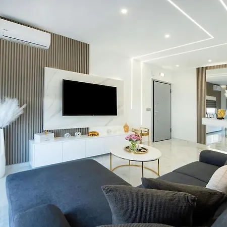 Rhodes Center Luxury Appartement *