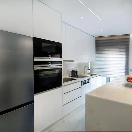 Rhodes Center Luxury *