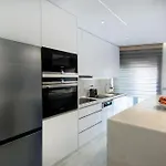 Rhodes Center Luxury *